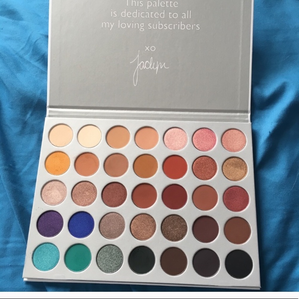 Jaclyn hill palette